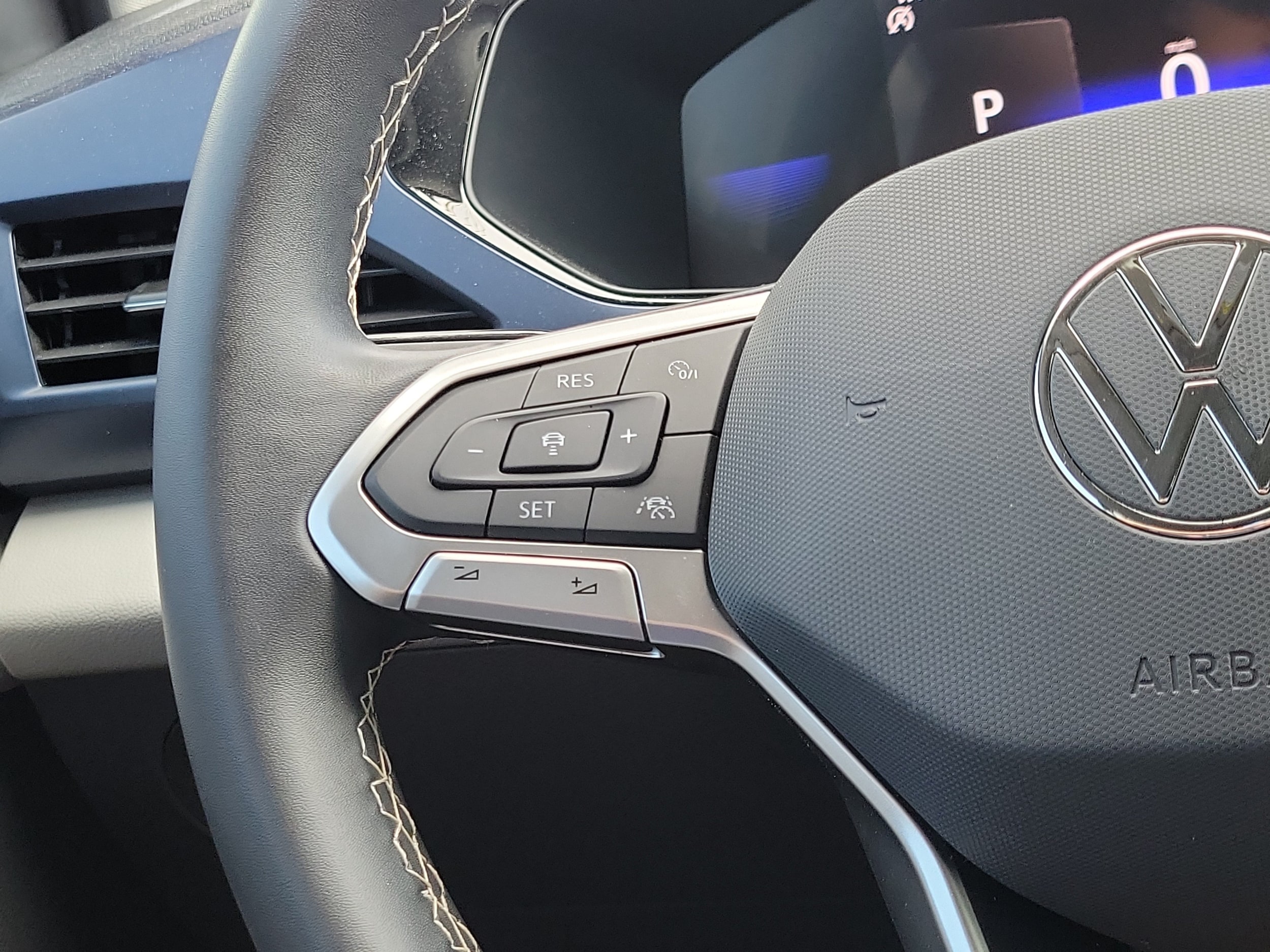 2023 Volkswagen Taos SE - Photo 23