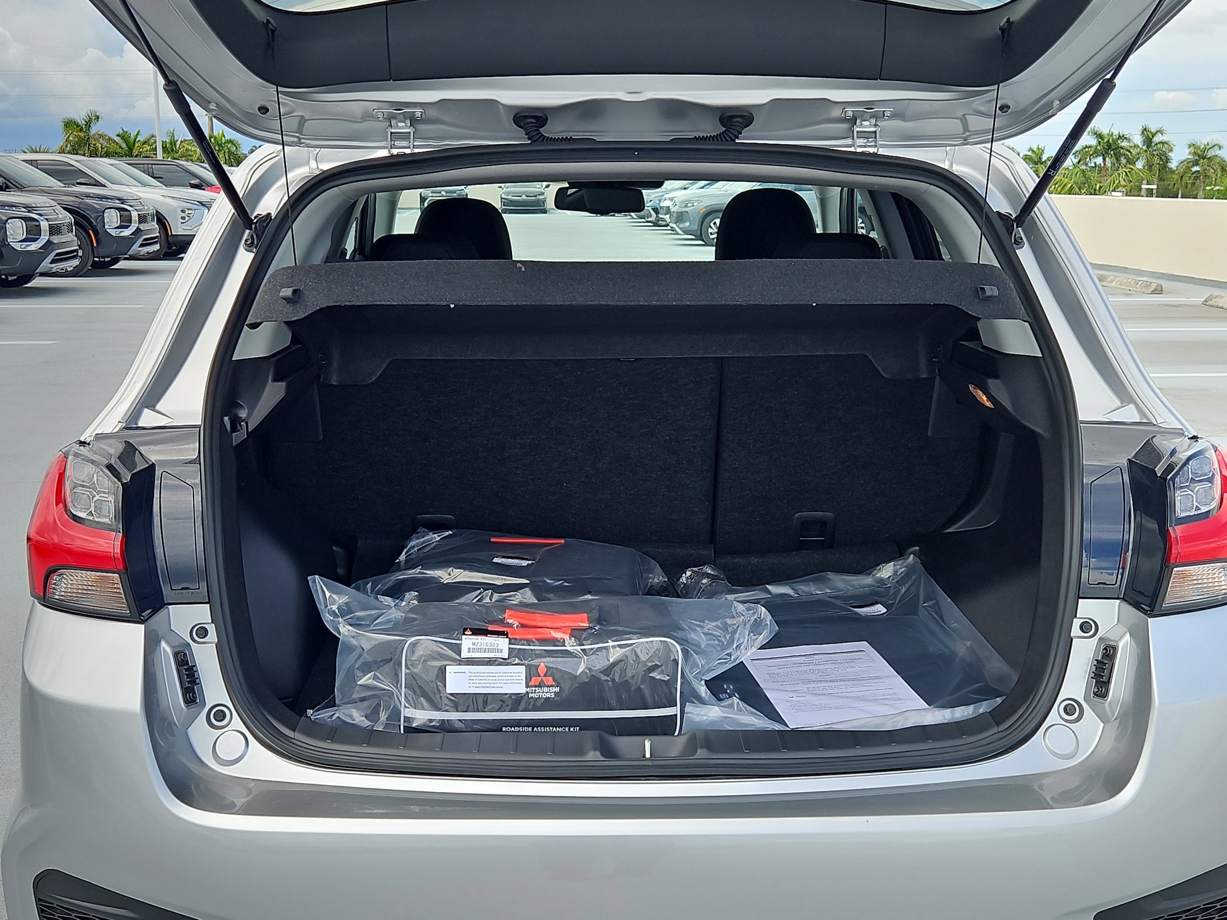 2025 Mitsubishi Outlander Sport ES - Photo 6