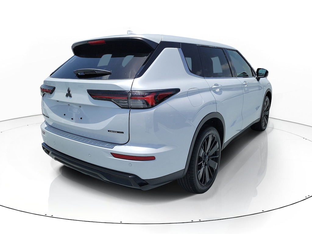 New 2026 Mitsubishi Outlander LE SUV