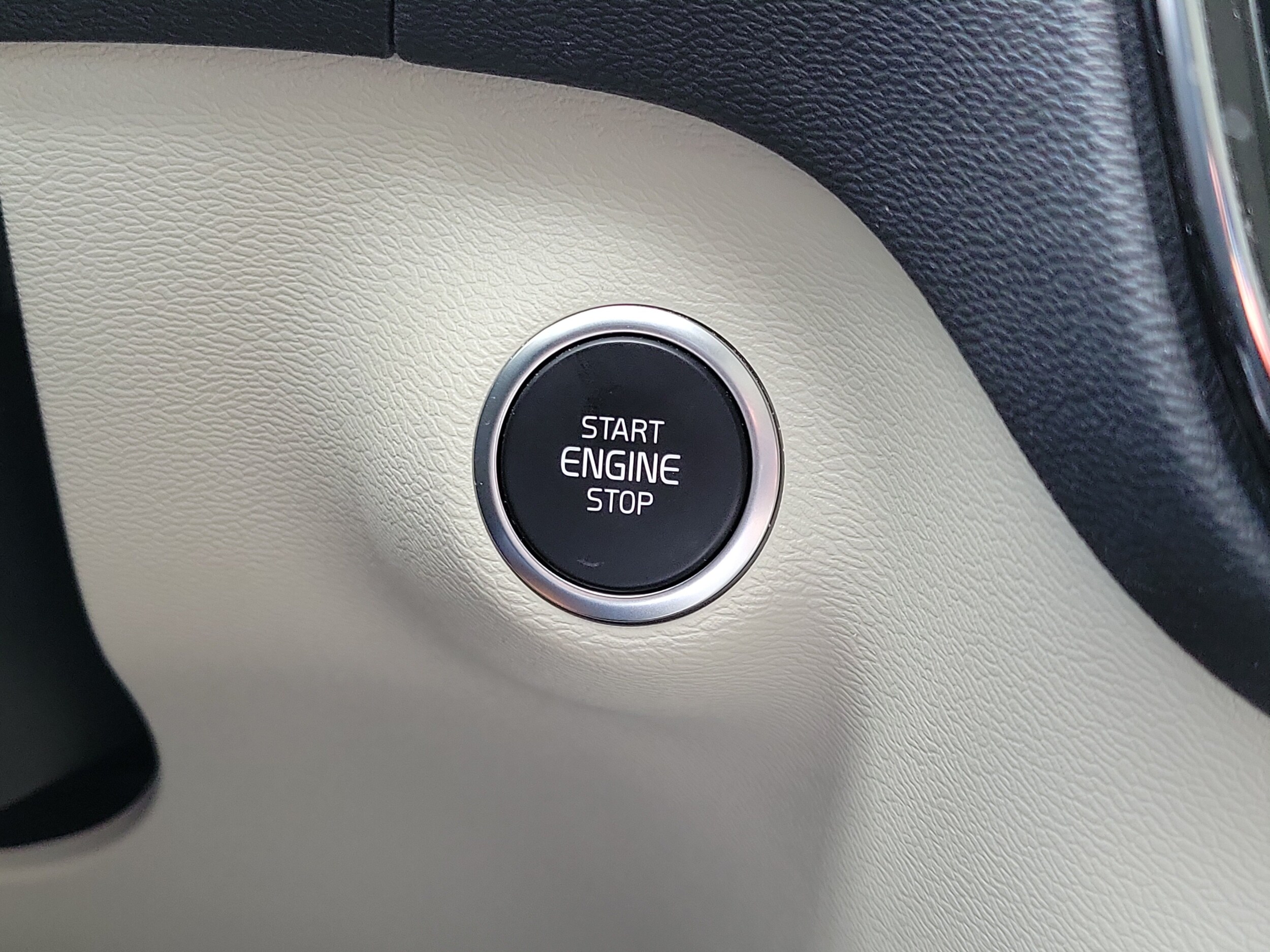 2024 Volvo XC40 Plus - Photo 26