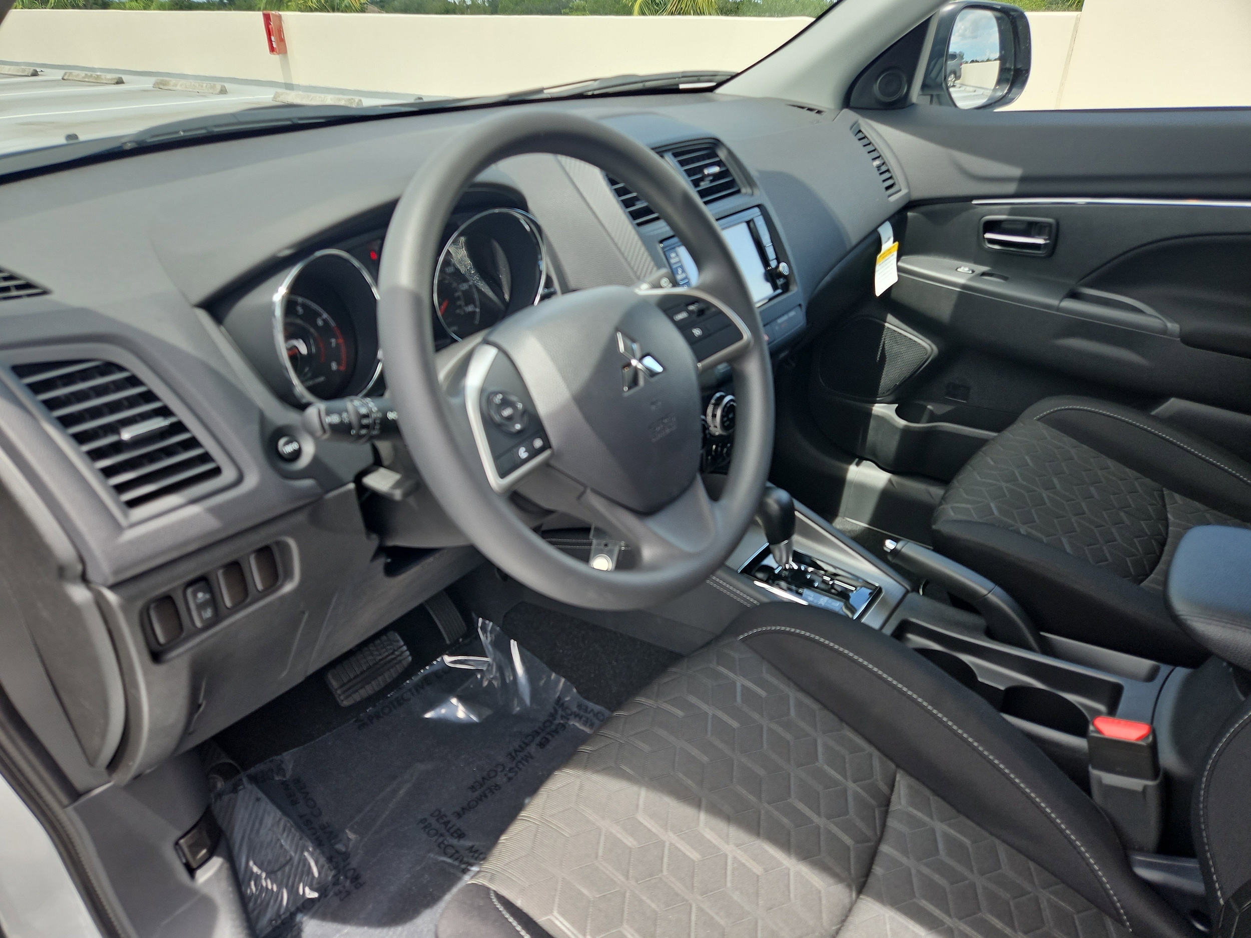 2025 Mitsubishi Outlander Sport ES - Photo 10