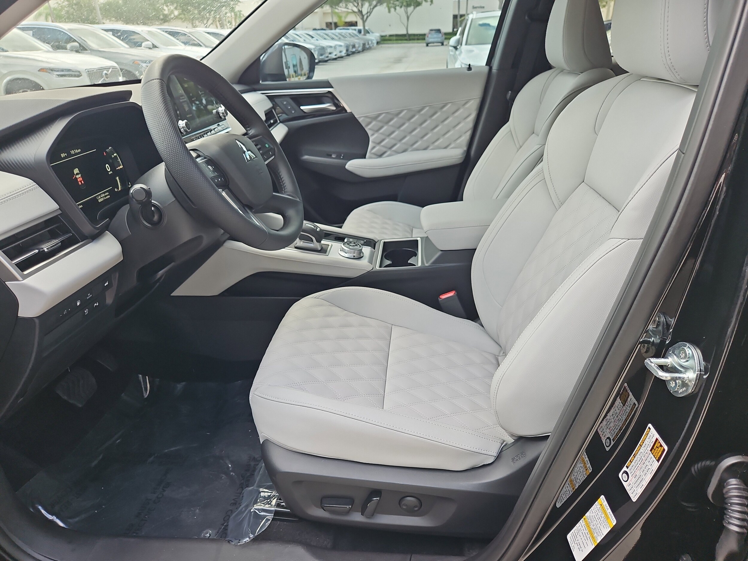 2025 Mitsubishi Outlander Plug-in Hybrid SEL - Photo 12