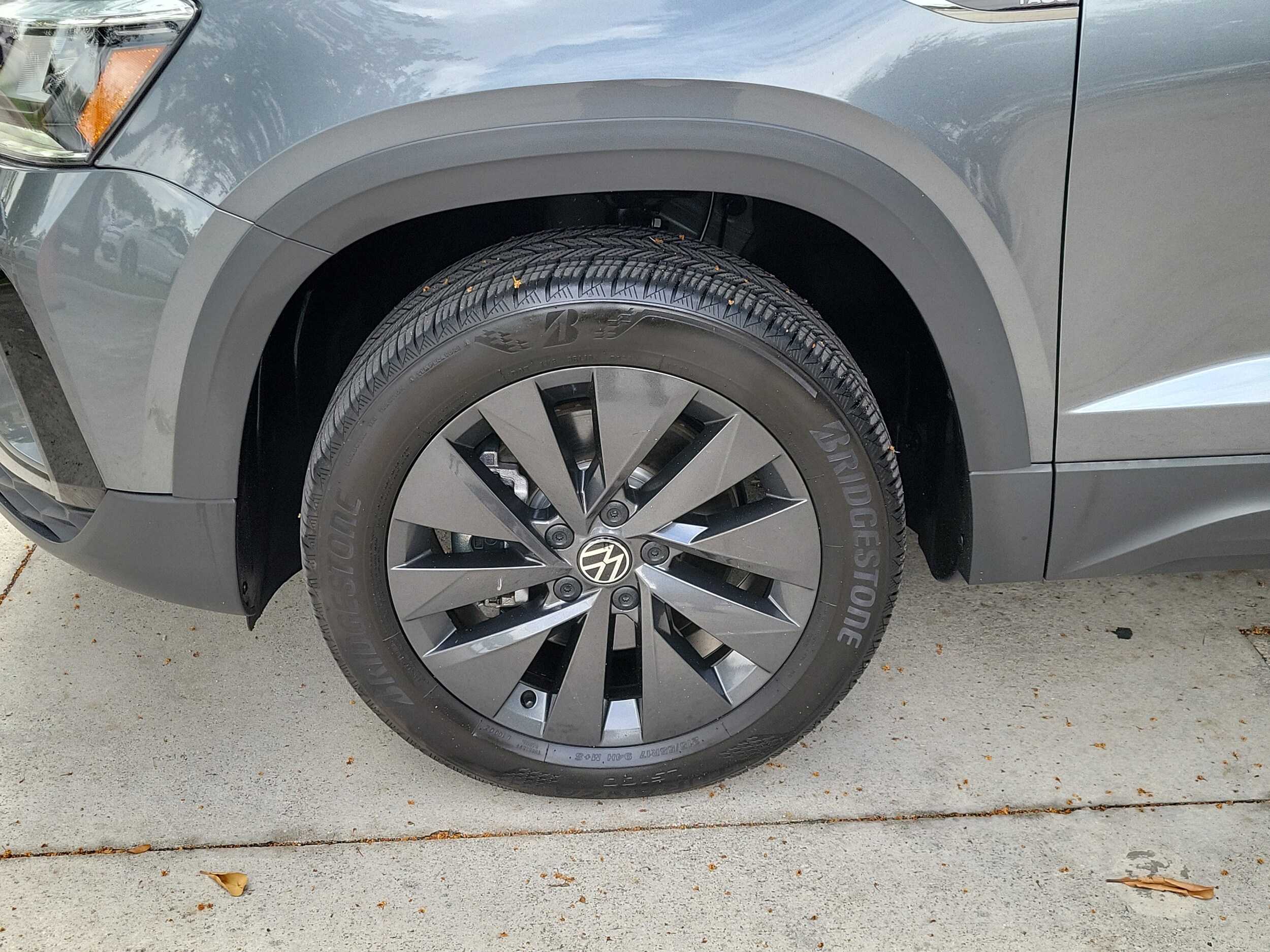 2024 Volkswagen Taos S - Photo 5