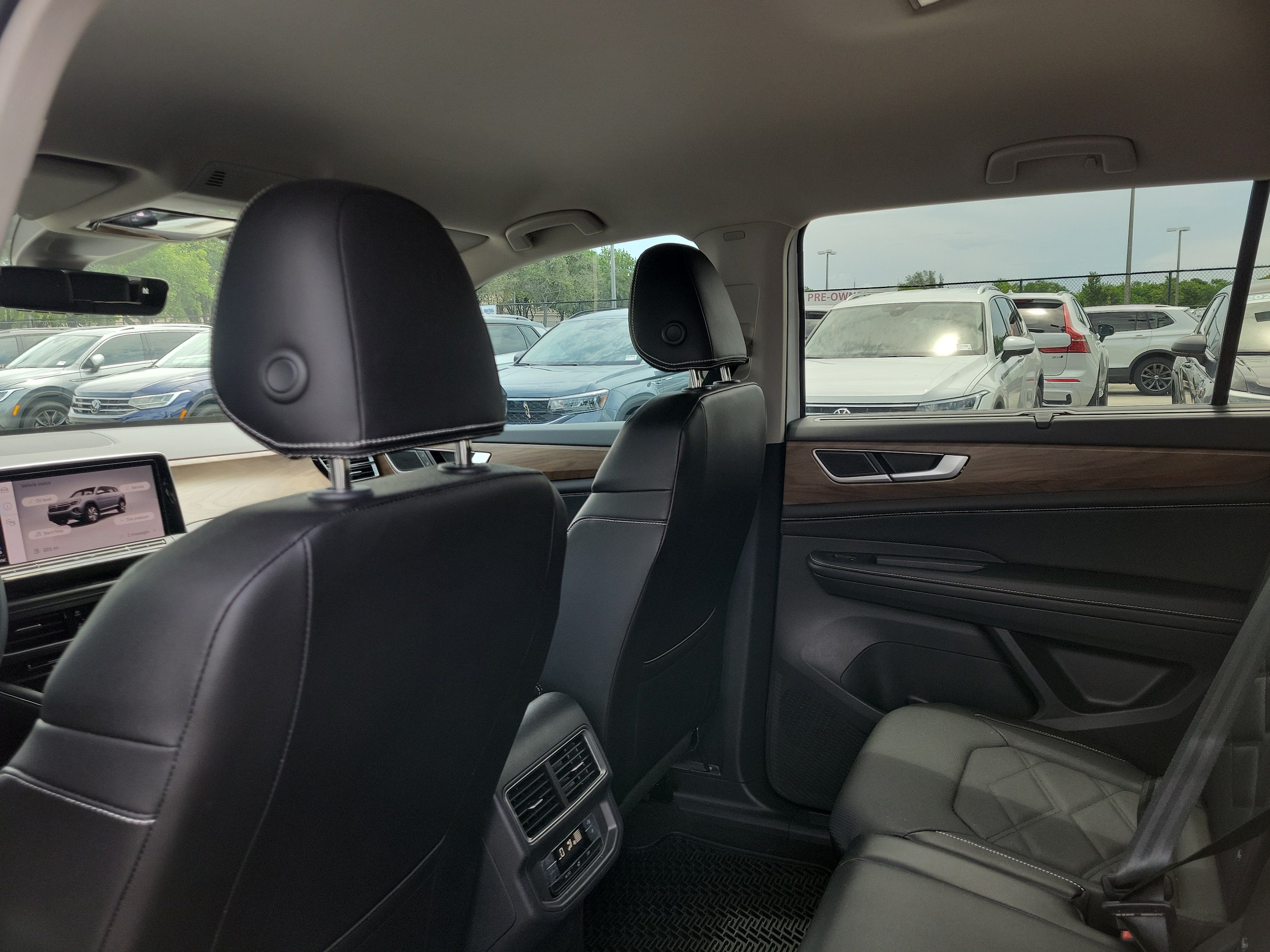 2024 Volkswagen Atlas SE w/Tech - Photo 13