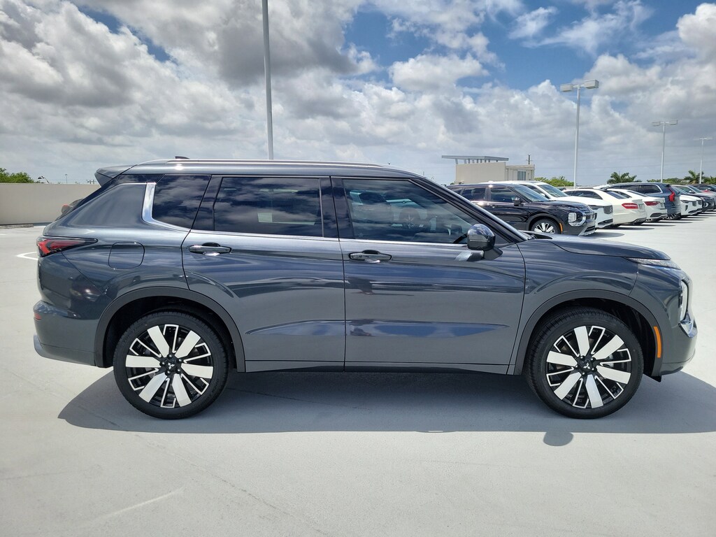 New 2026 Mitsubishi Outlander SEL SUV
