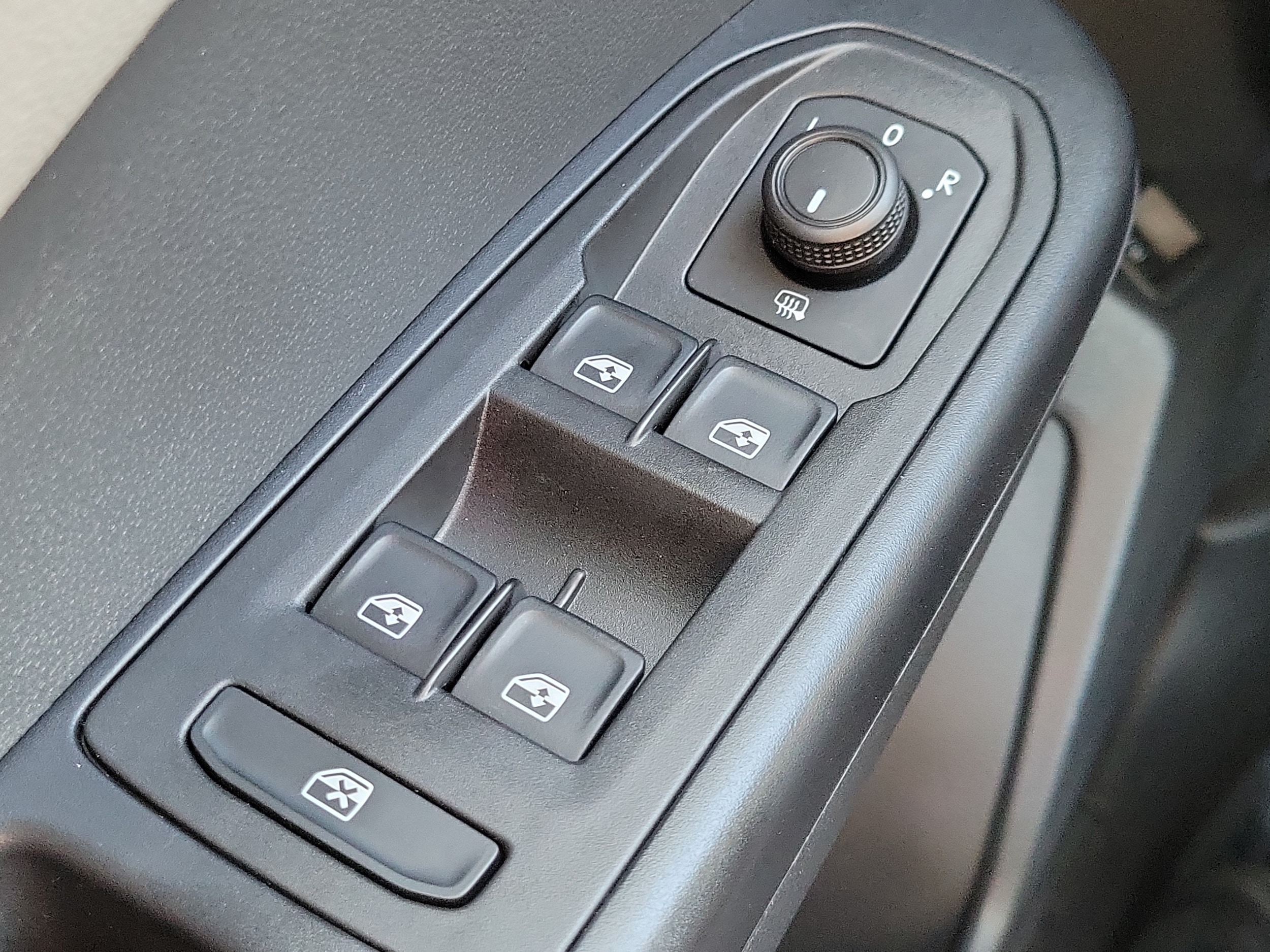 2023 Volkswagen Taos SE - Photo 26