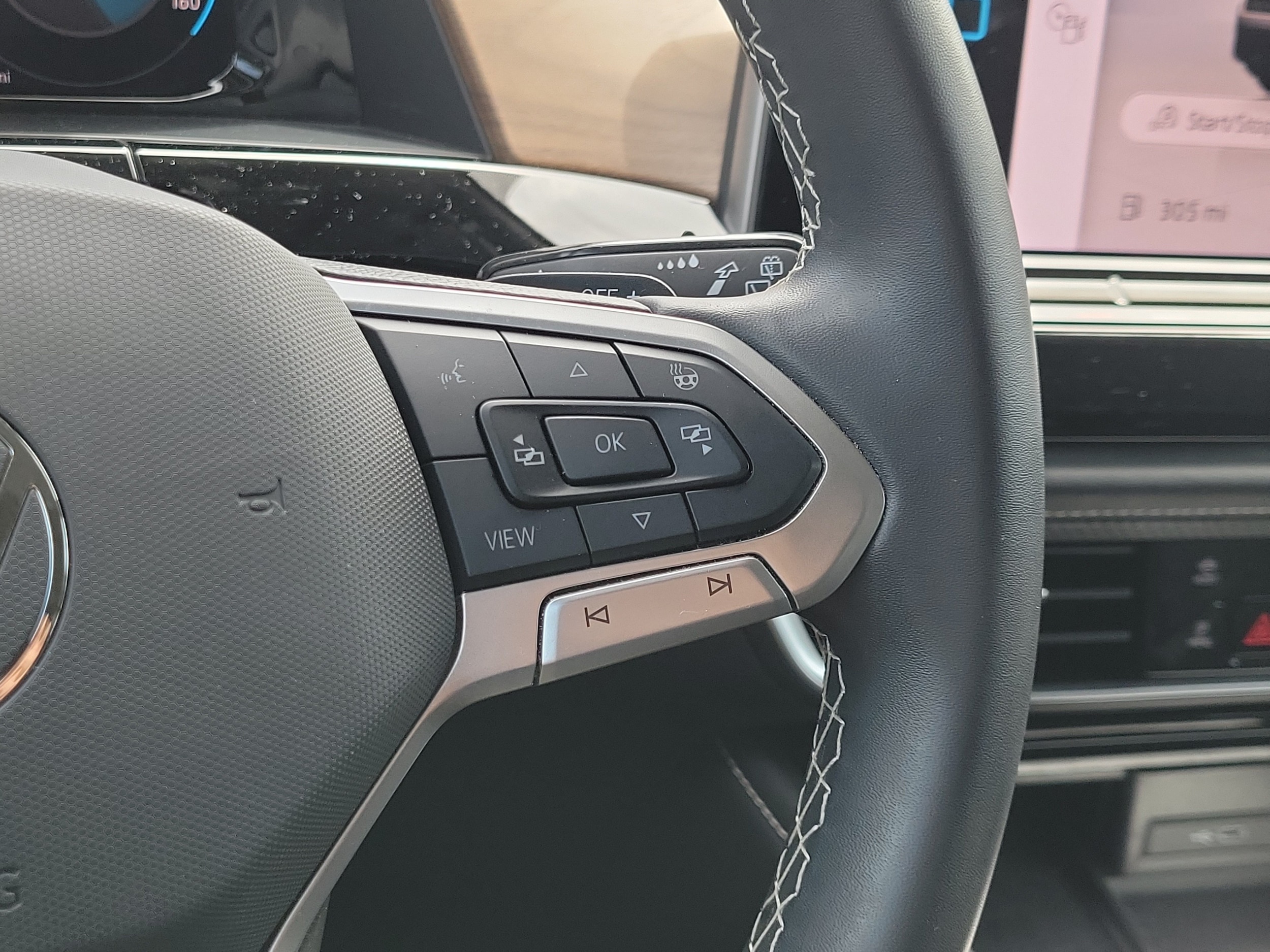 2024 Volkswagen Atlas SE w/Tech - Photo 23