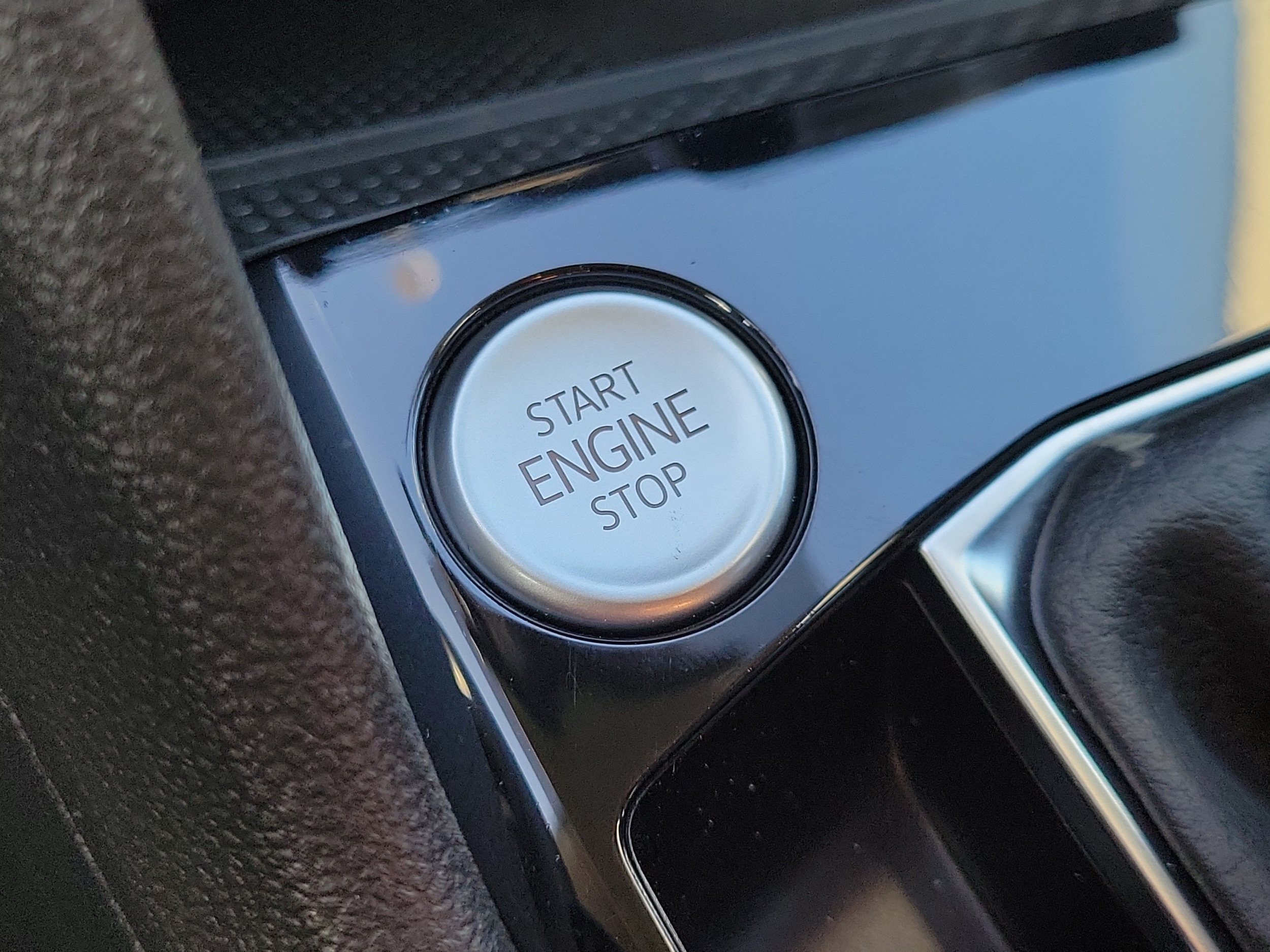 2023 Volkswagen Taos SE - Photo 25