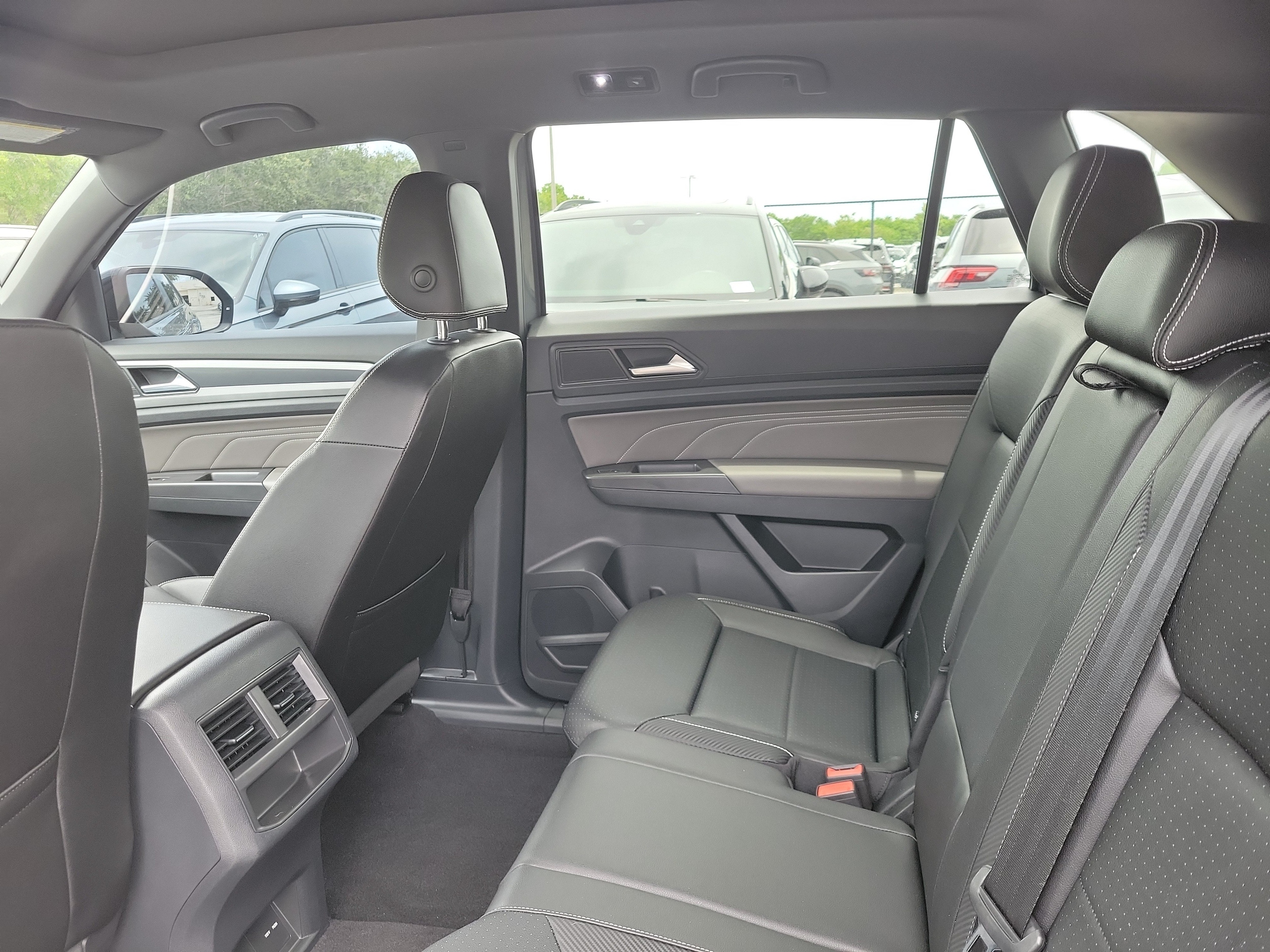 2023 Volkswagen Atlas Cross Sport SEL R-Line Black - Photo 13