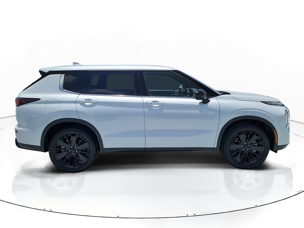 New 2026 Mitsubishi Outlander LE SUV