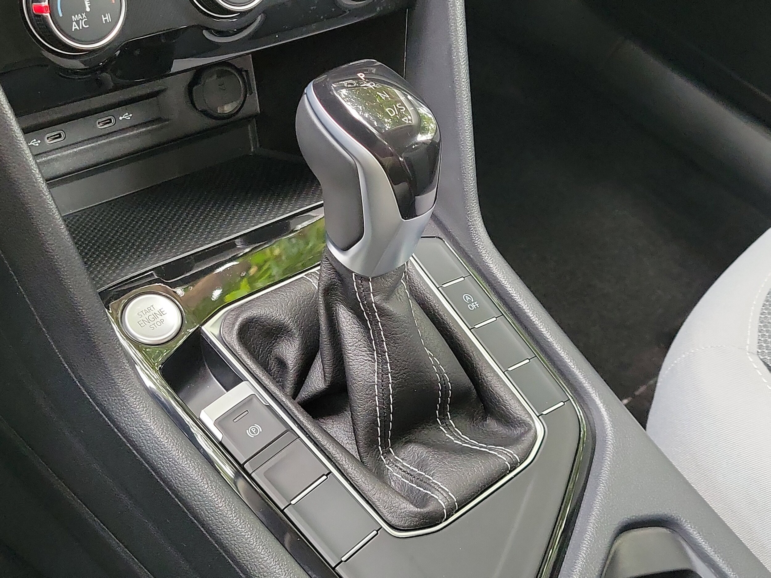 2024 Volkswagen Taos S - Photo 28