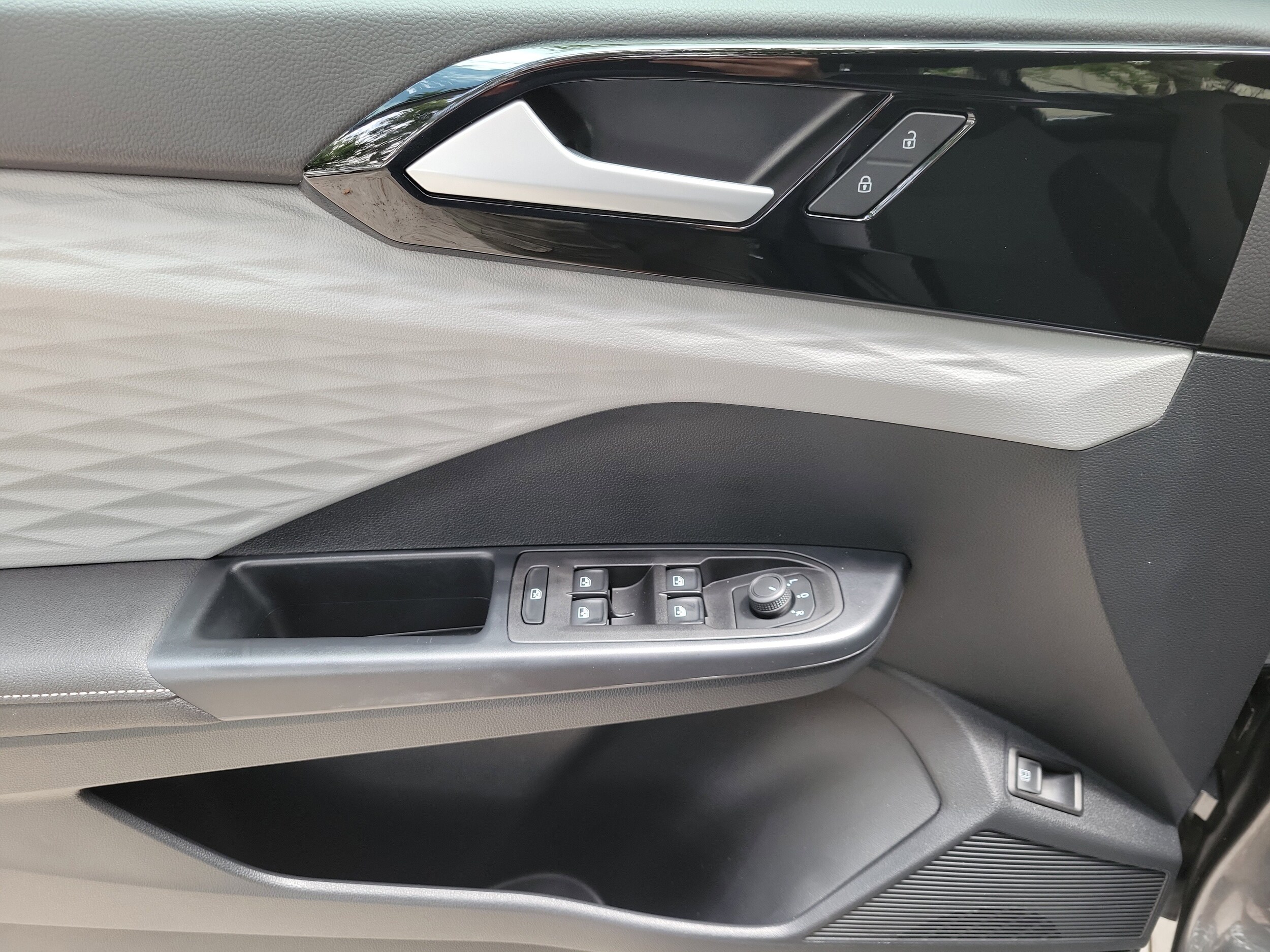 2024 Volkswagen Taos S - Photo 20