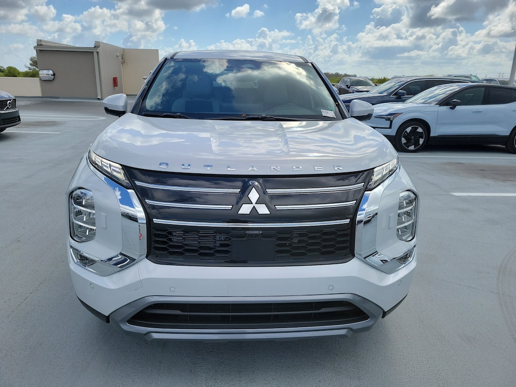New 2026 Mitsubishi Outlander SE SUV