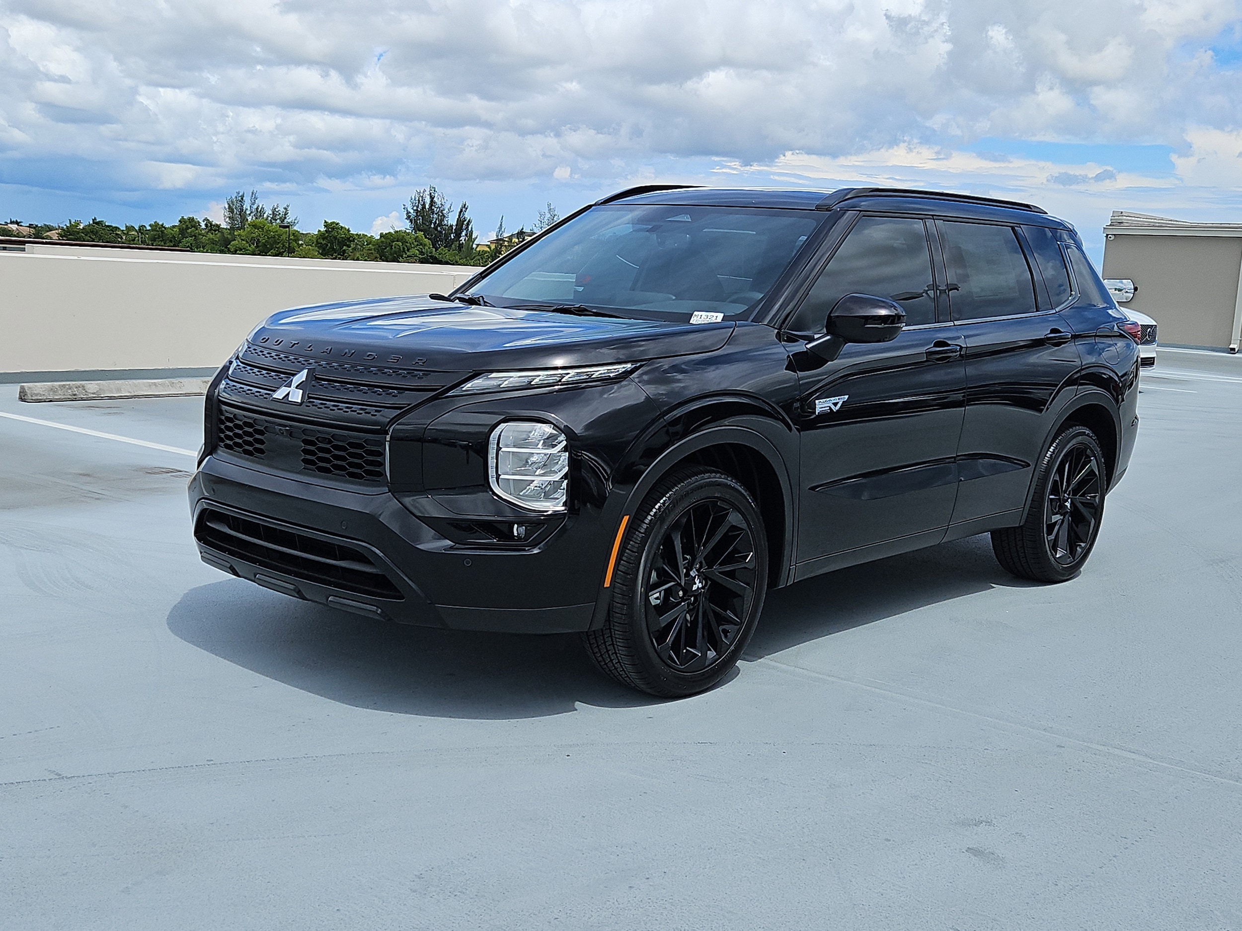 2025 Mitsubishi Outlander PHEV SEL Black Edition