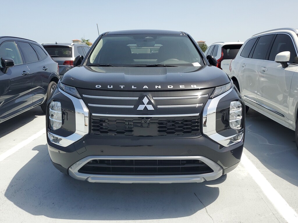 New 2026 Mitsubishi Outlander SE SUV