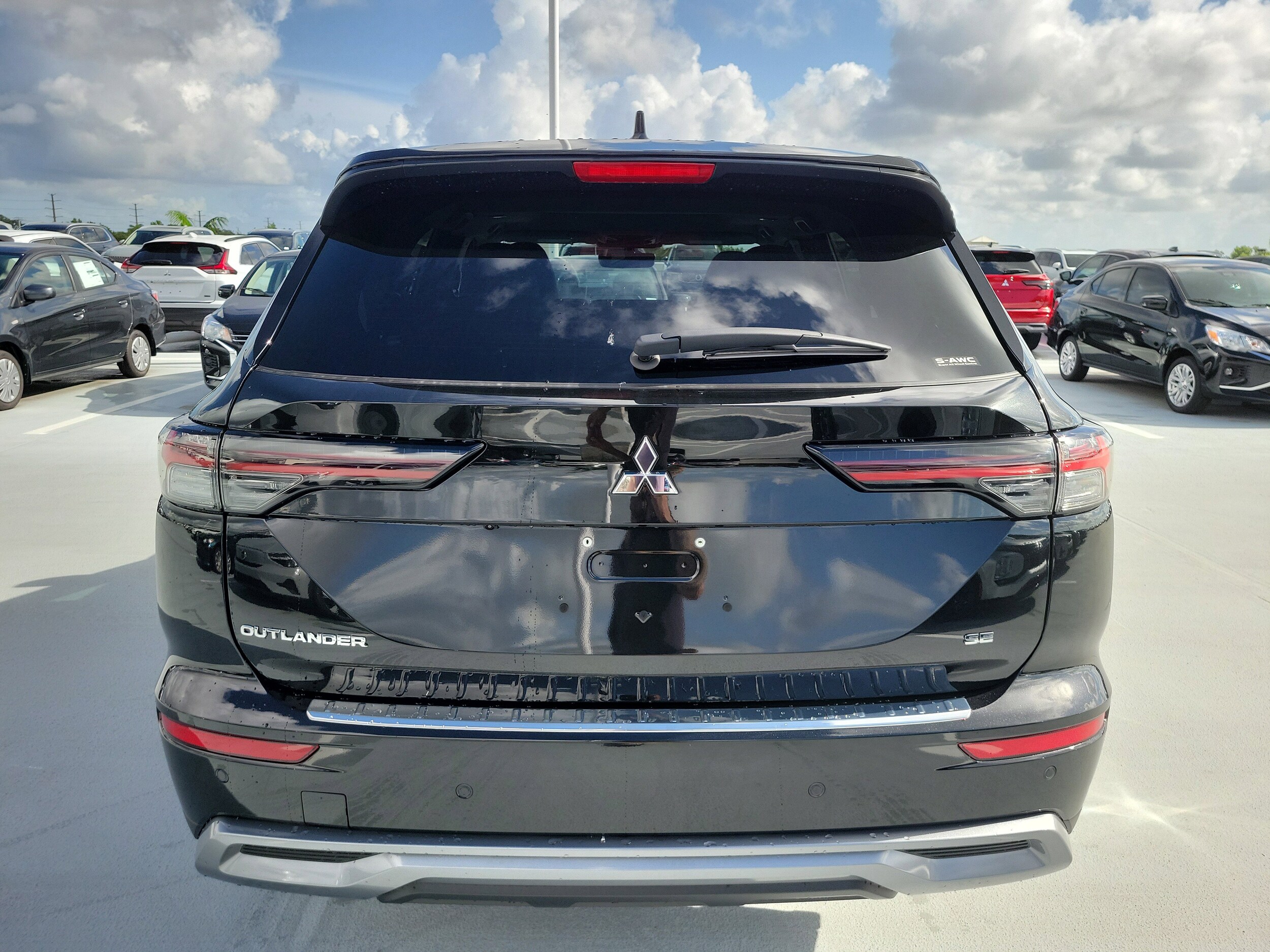2025 Mitsubishi Outlander SE - Photo 6