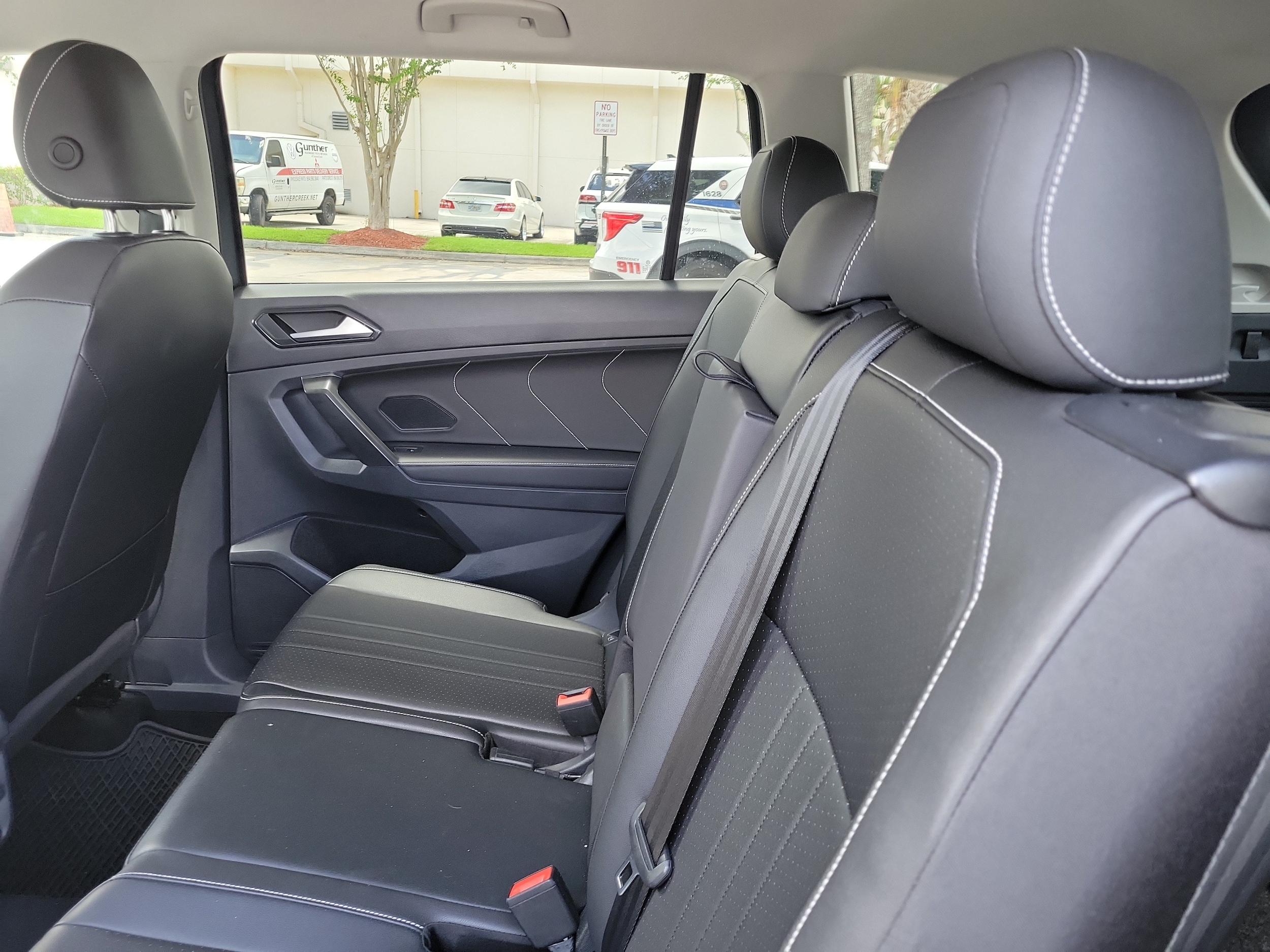 2023 Volkswagen Tiguan SE - Photo 11