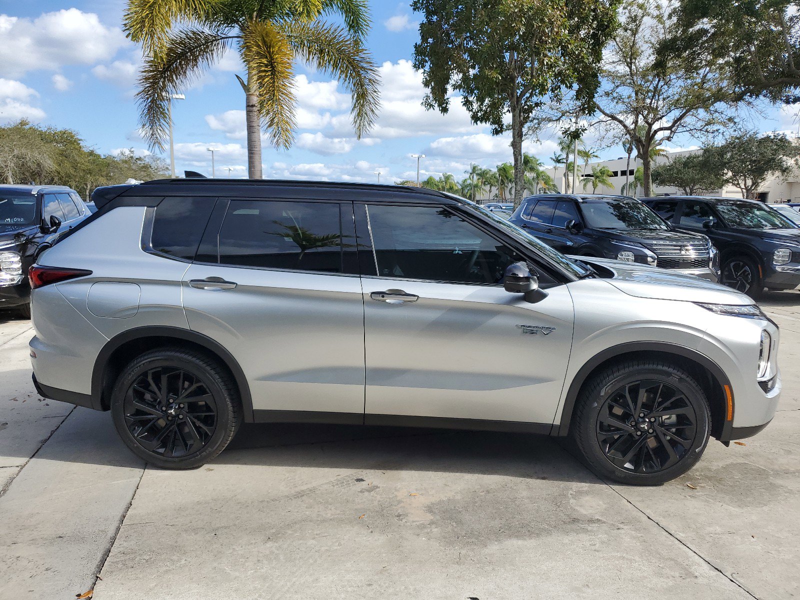 New 2025 Mitsubishi Outlander PHEV For Sale at Gunther