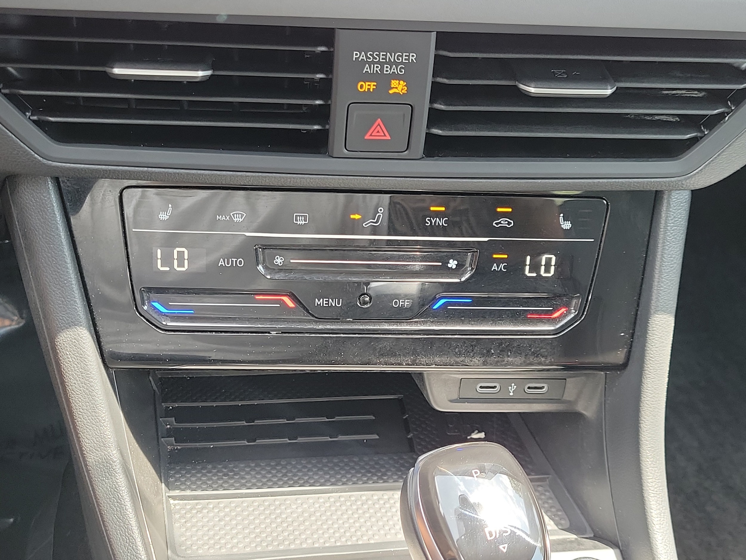 2025 Volkswagen Jetta SE - Photo 29