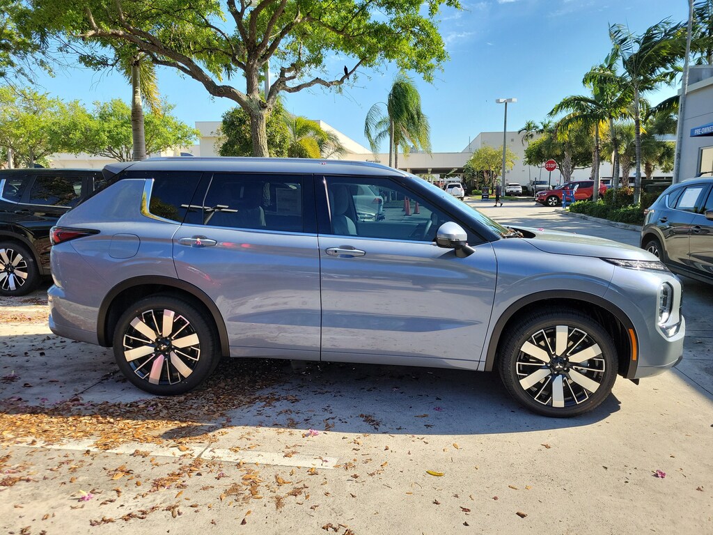 New 2026 Mitsubishi Outlander SEL SUV