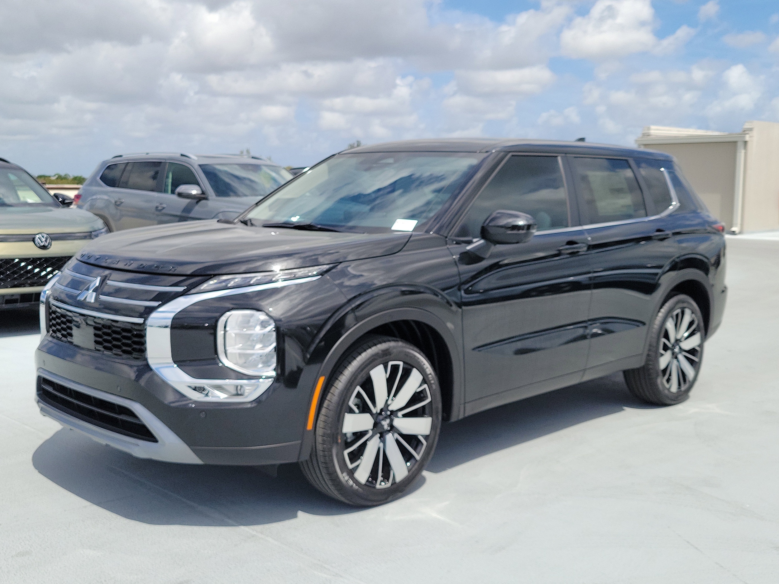 2026 Mitsubishi Outlander SE
