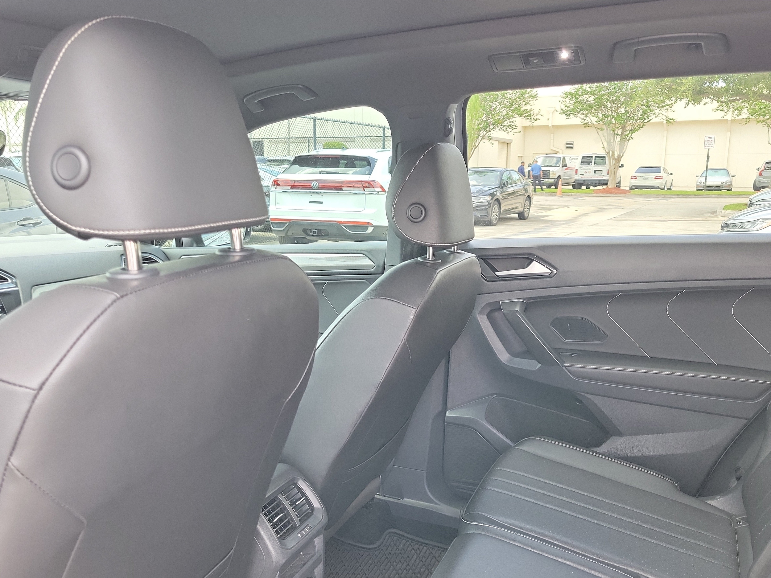 2023 Volkswagen Tiguan SE R-LINE BLACK - Photo 14