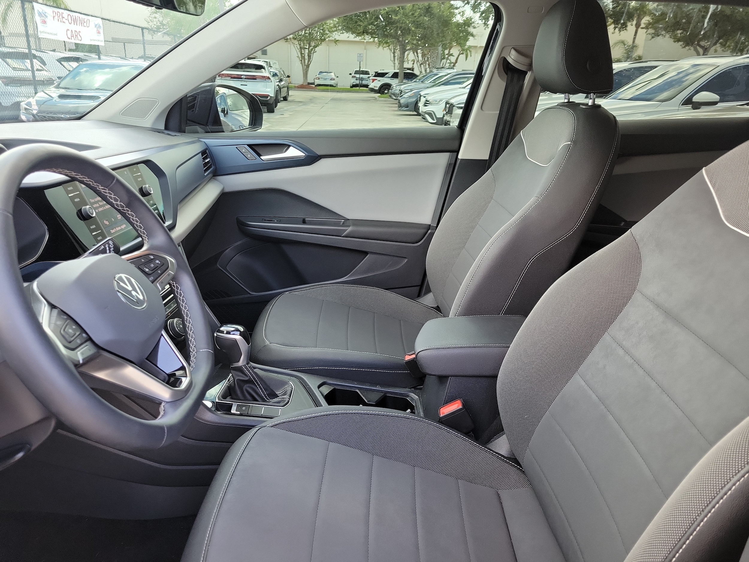 2023 Volkswagen Taos SE - Photo 16