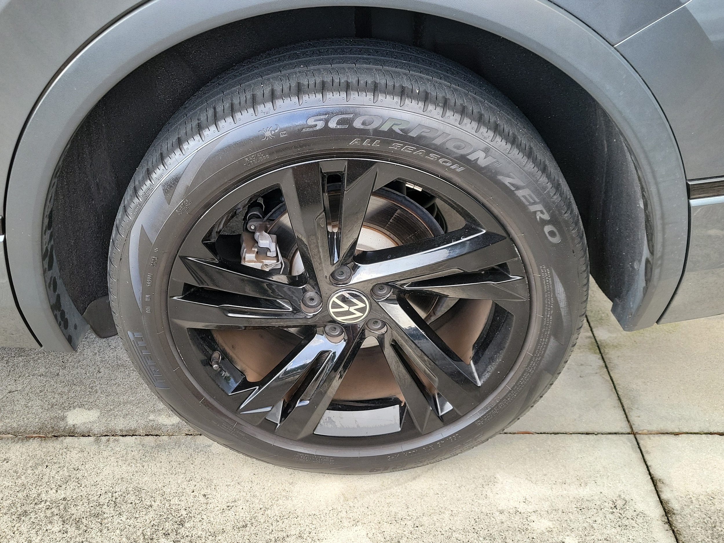 2023 Volkswagen Tiguan SE R-LINE BLACK - Photo 5