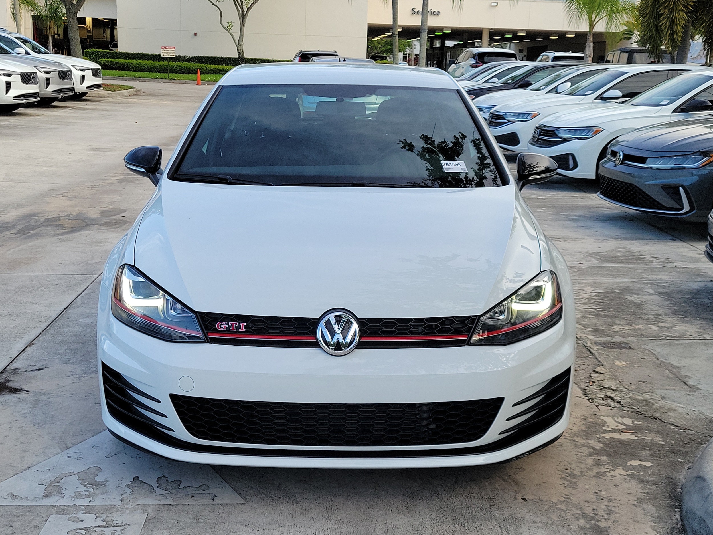 3VW447AU8HM011768