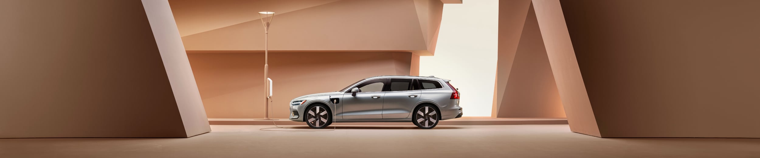 2024 volvo v60 recharge plug-in hybrid