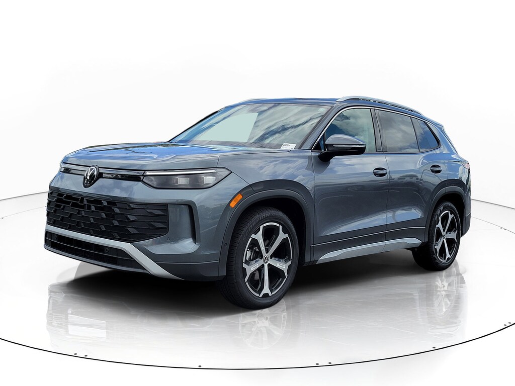 New 2026 Volkswagen Tiguan SE SUV