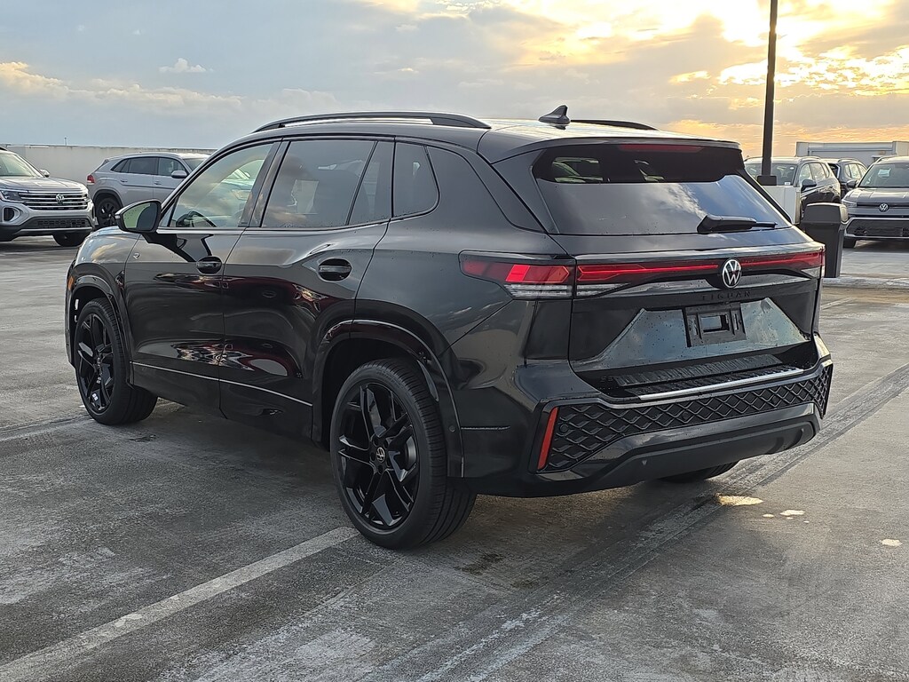 New 2026 Volkswagen Tiguan 2.0T SE R-Line Black SUV