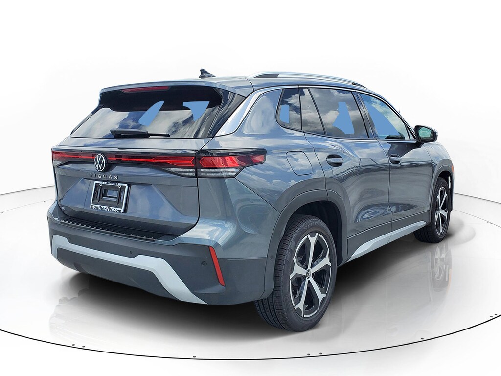 New 2026 Volkswagen Tiguan 2.0T SE SUV