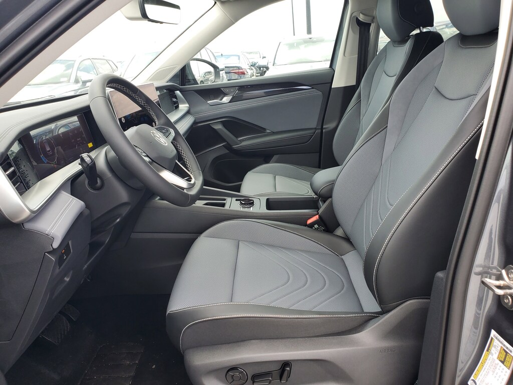 New 2026 Volkswagen Tiguan 2.0T SE SUV