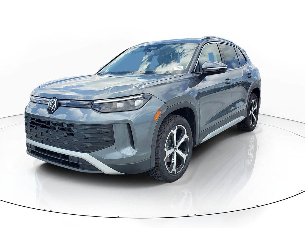 New 2026 Volkswagen Tiguan 2.0T SE SUV
