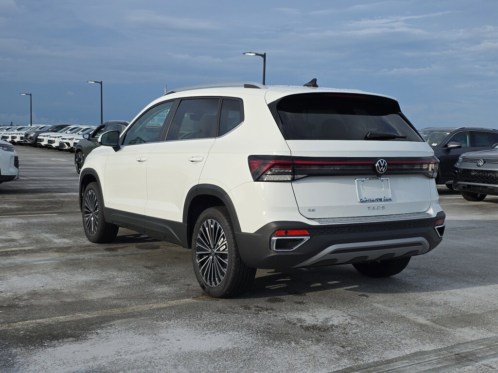 New 2025 Volkswagen Taos 1.5T SE SUV
