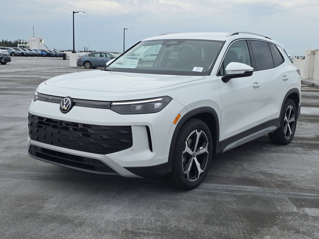 New 2026 Volkswagen Tiguan 2.0T SE SUV