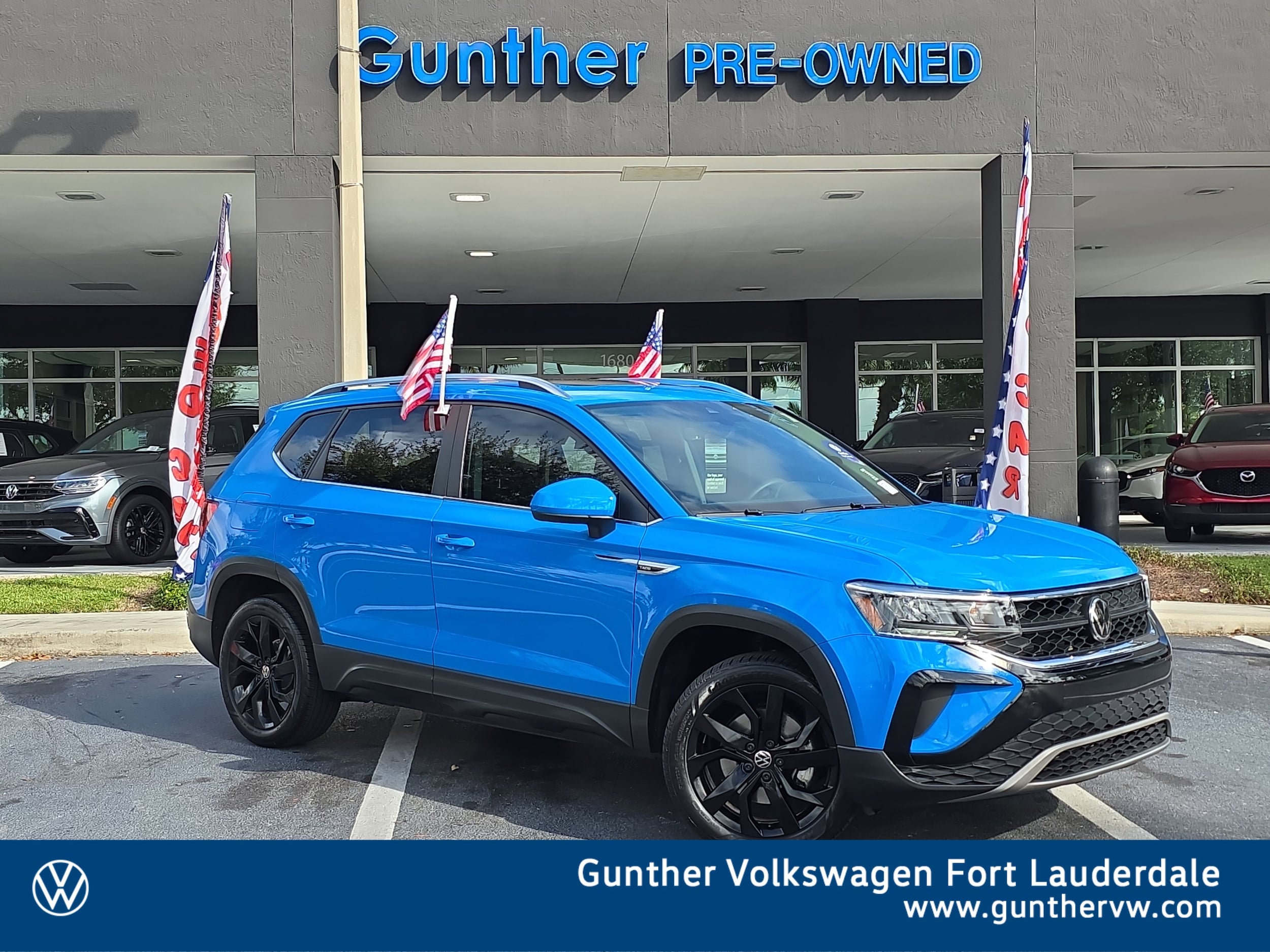 2024 Volkswagen Taos SE's photo