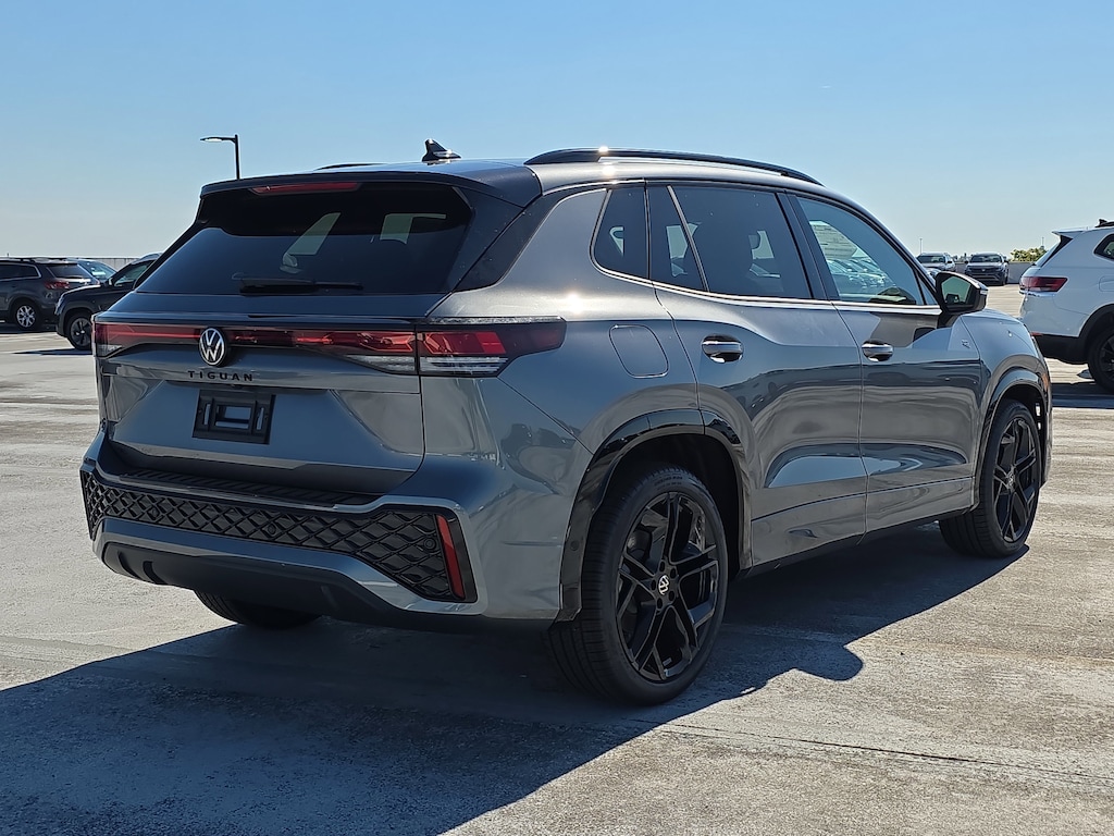 New 2026 Volkswagen Tiguan 2.0T SE R-Line Black SUV