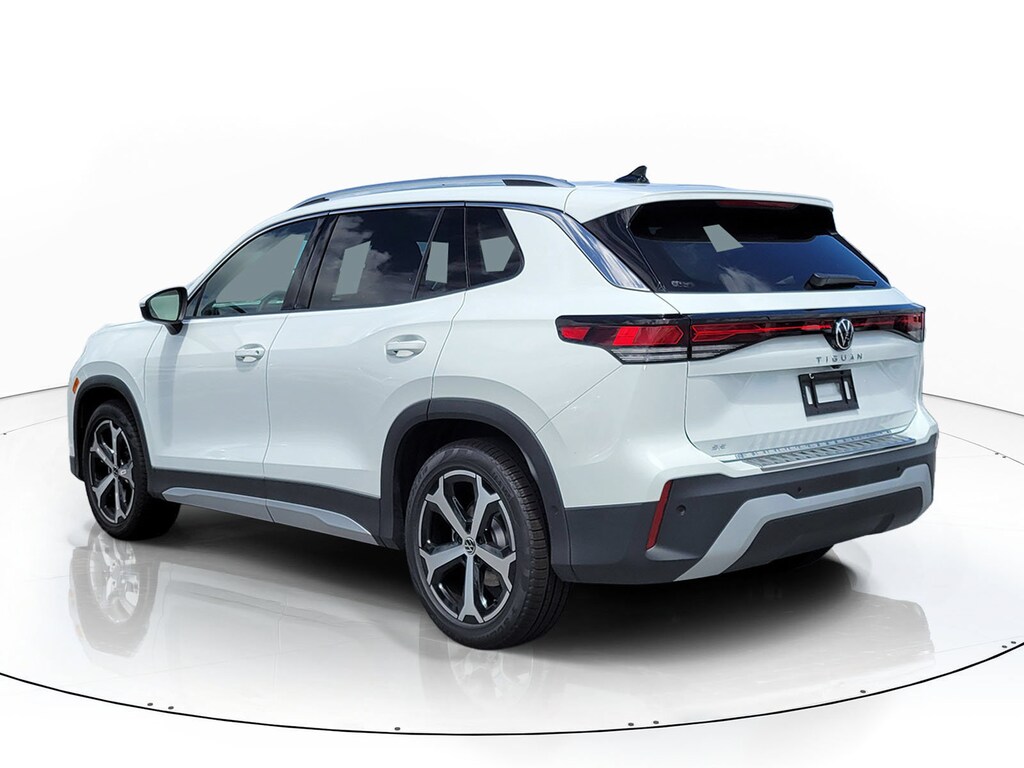 New 2026 Volkswagen Tiguan SE SUV