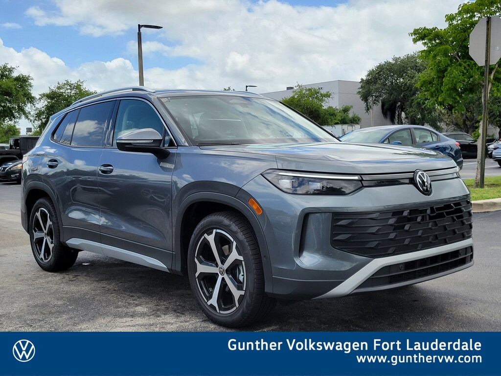 New 2026 Volkswagen Tiguan 2.0T SE SUV