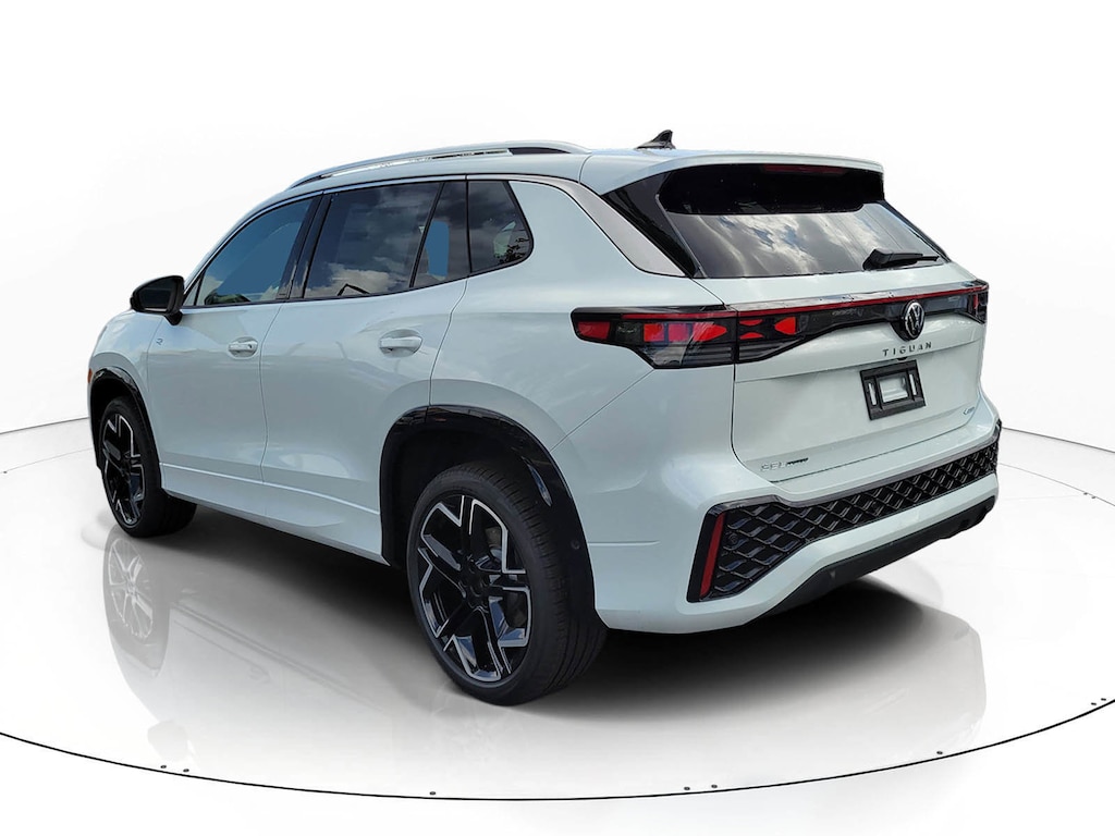 New 2026 Volkswagen Tiguan SEL R-Line Turbo SUV