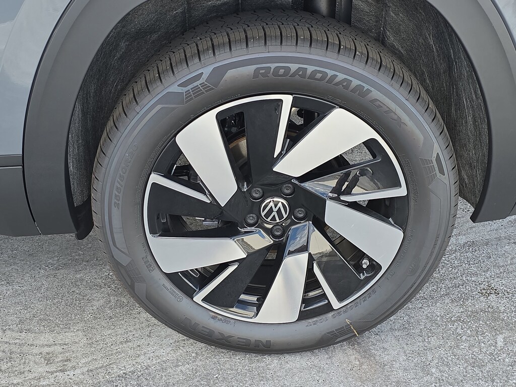 New 2026 Volkswagen Atlas Cross Sport 2.0T SE w/Technology SUV