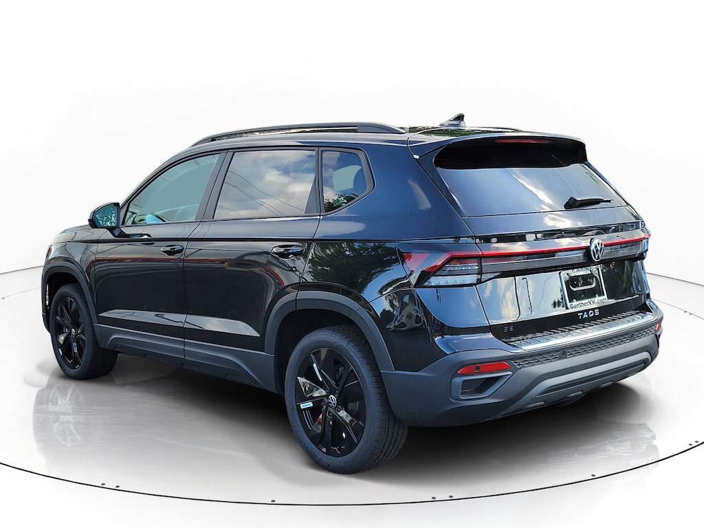 New 2026 Volkswagen Taos 1.5T SE Black SUV