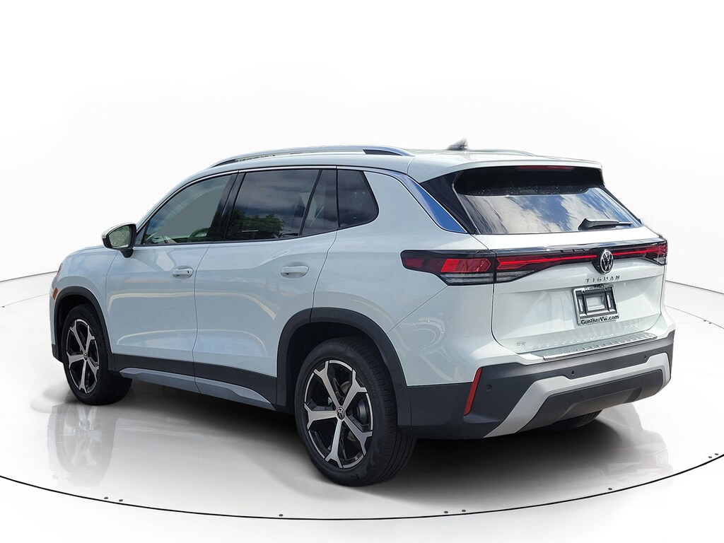 New 2026 Volkswagen Tiguan 2.0T SE SUV
