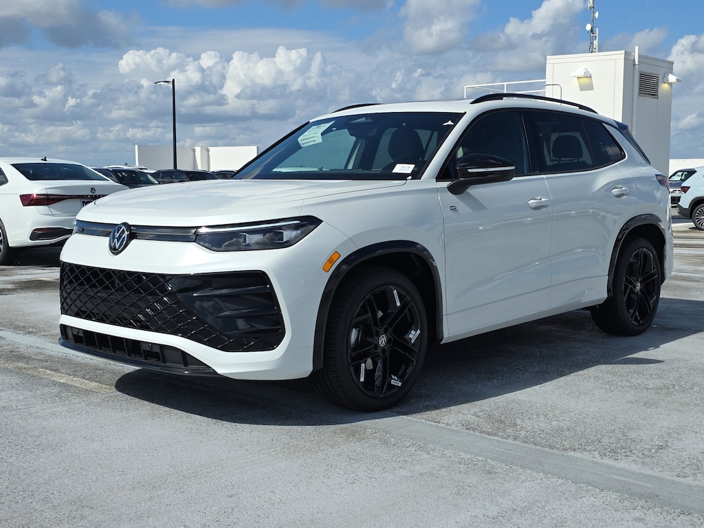 New 2026 Volkswagen Tiguan 2.0T SE R-Line Black SUV