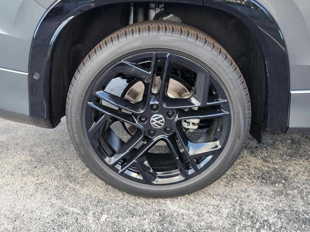 New 2026 Volkswagen Tiguan SE R-Line Black SUV