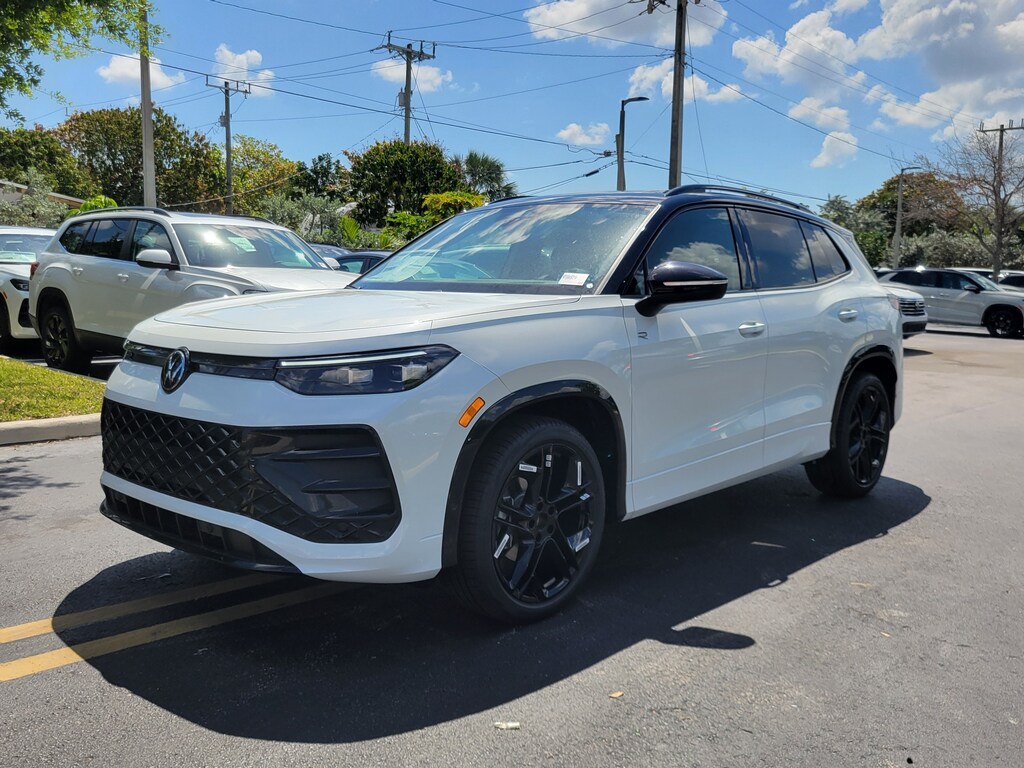 New 2026 Volkswagen Tiguan 2.0T SE R-Line Black SUV