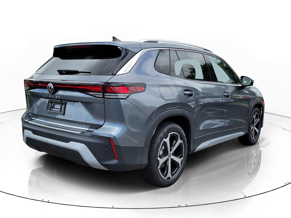New 2026 Volkswagen Tiguan 2.0T SE SUV