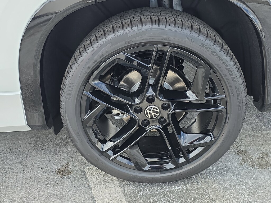 New 2026 Volkswagen Tiguan 2.0T SE R-Line Black SUV